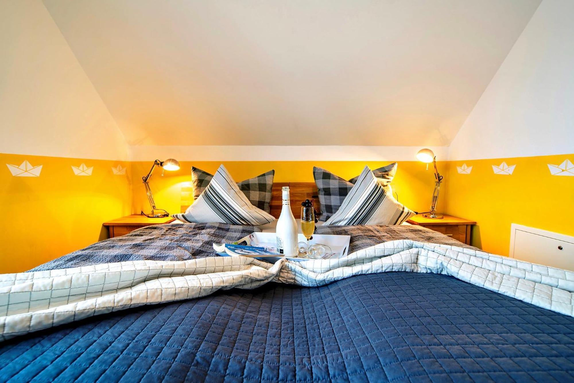 Ferienhaus Lieblingsplatz By Seeblick Ferien Oro, Direkte Wasserlage,Sauna,Kamin Olpenitz Esterno foto