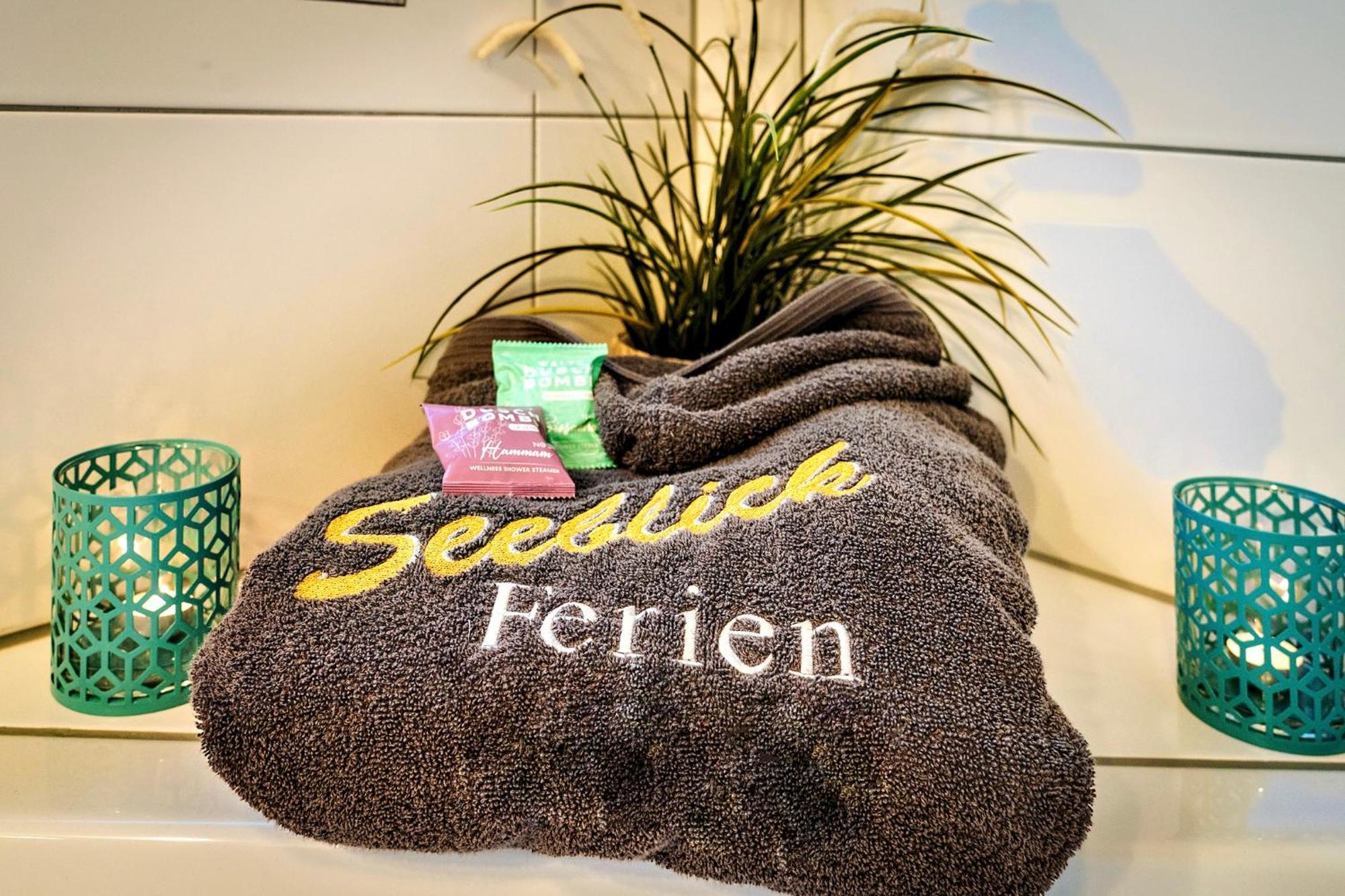 Ferienhaus Lieblingsplatz By Seeblick Ferien Oro, Direkte Wasserlage,Sauna,Kamin Olpenitz Esterno foto